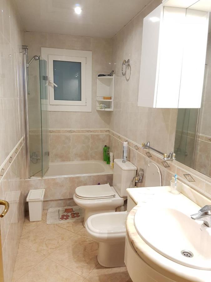 Habitacion En Piso Compartido Cerca Del Camp Nou L'Hospitalet de Llobregat Exteriér fotografie